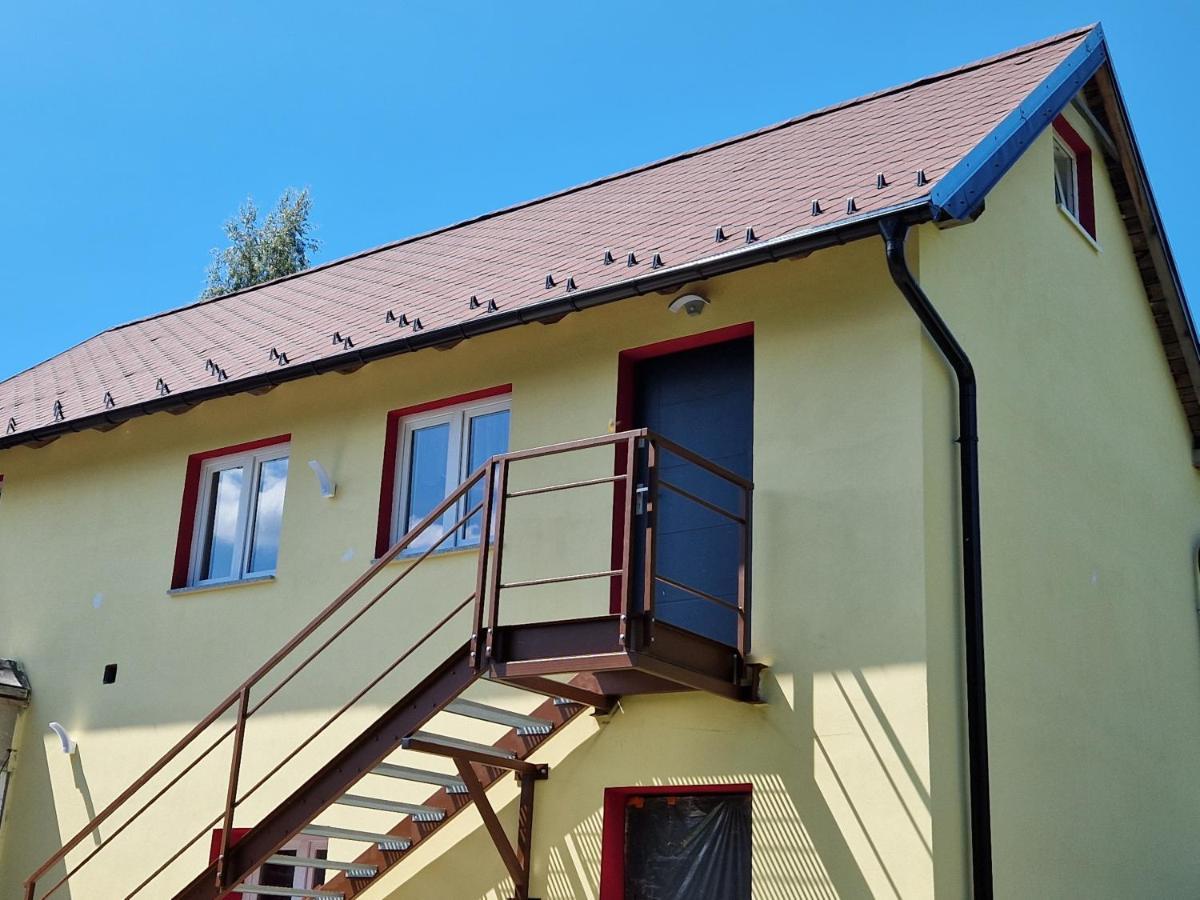 Restaurace U Mateje B&B Nove Mesto pod Smrkem Exterior foto